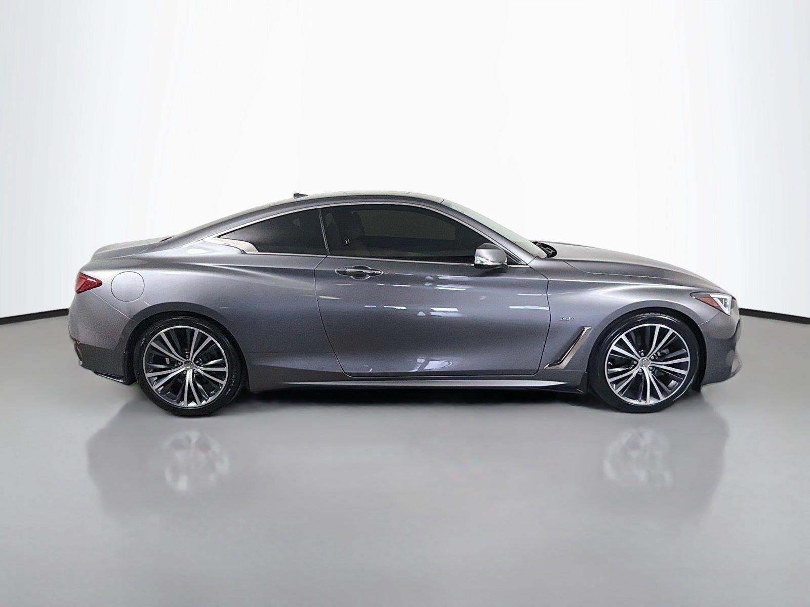 Used 2018 Graphite Shadow INFINITI 3.0t LUXE image 4