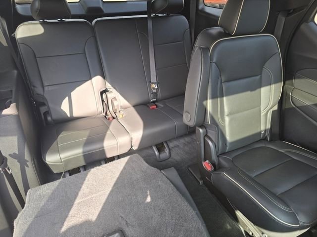 Used 2022 Silver Ice Metallic Chevrolet Premier image 35