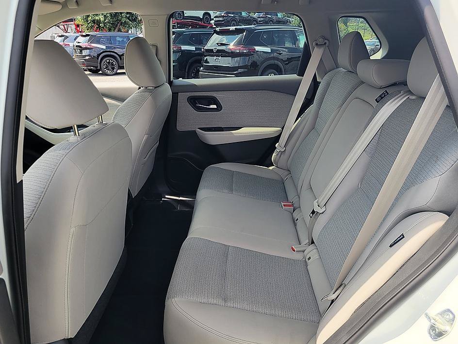 Used 2023 Pearl White Tricoat Nissan SV image 13