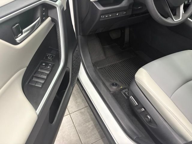 Used 2025 Beige Toyota XLE Premium image 13