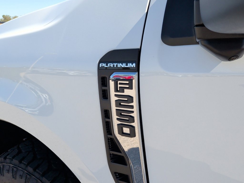 New 2027 Star White Metallic Tri-Coat Ford F-250® Platinum® image 49