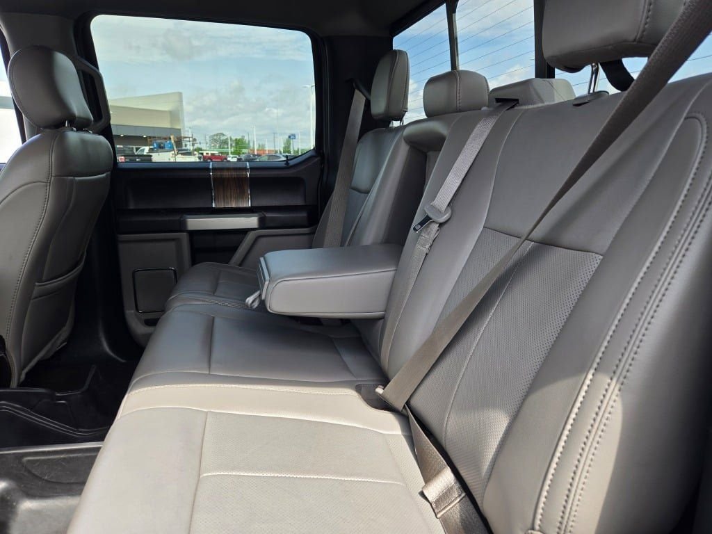 Used 2019 Magnetic Ford Lariat image 20