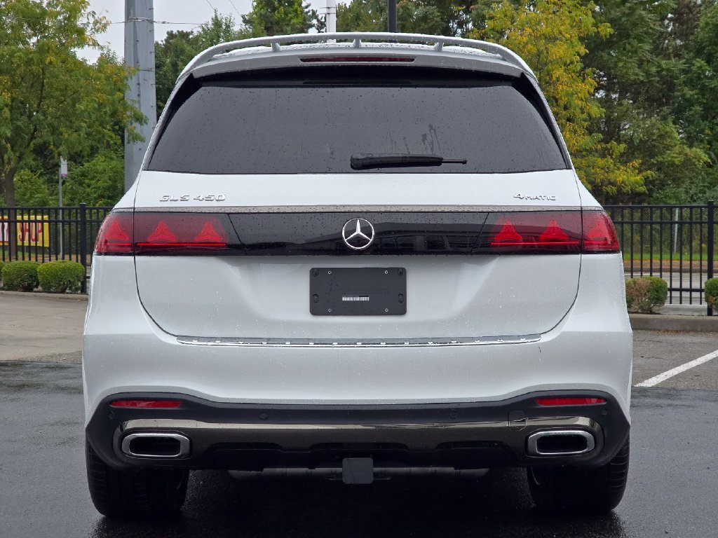 New 2027 MANUFAKTUR Moonlight White Metallic Mercedes-Benz GLS 450 image 24