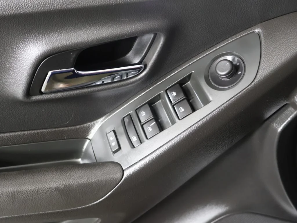 Used 2020 White Chevrolet LT image 29