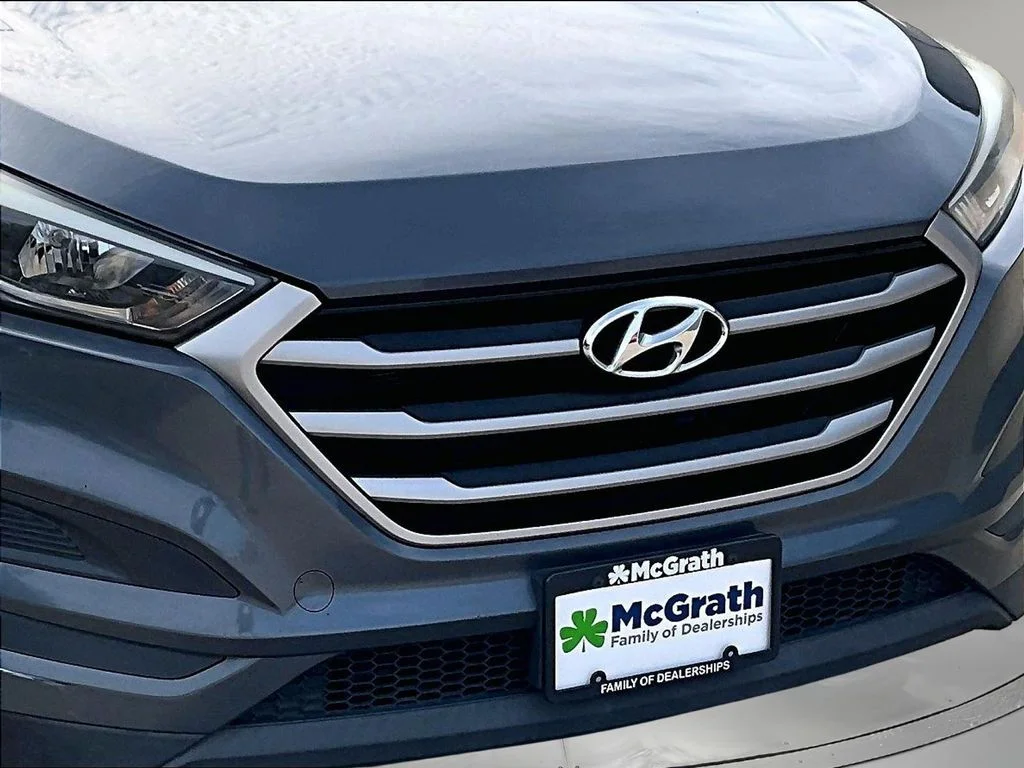Used 2018 Gray Hyundai SE image 34
