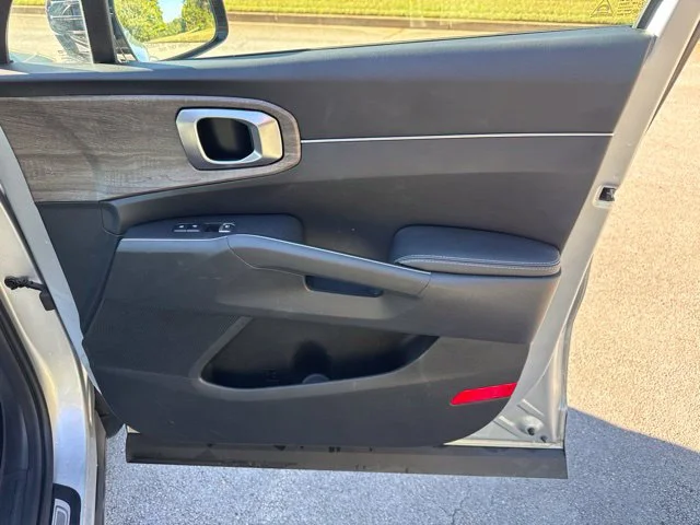 Used 2021 Silver Kia EX image 9