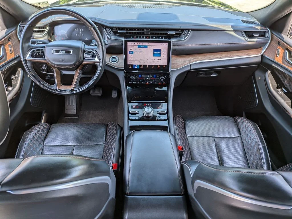 Used 2021 Black Jeep Summit image 25