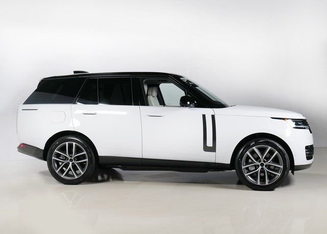 New 2026 Fuji White Land Rover SE image 31
