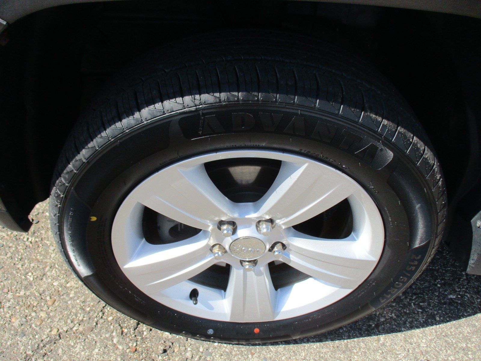 Used 2016 GRANITE Jeep Latitude image 11
