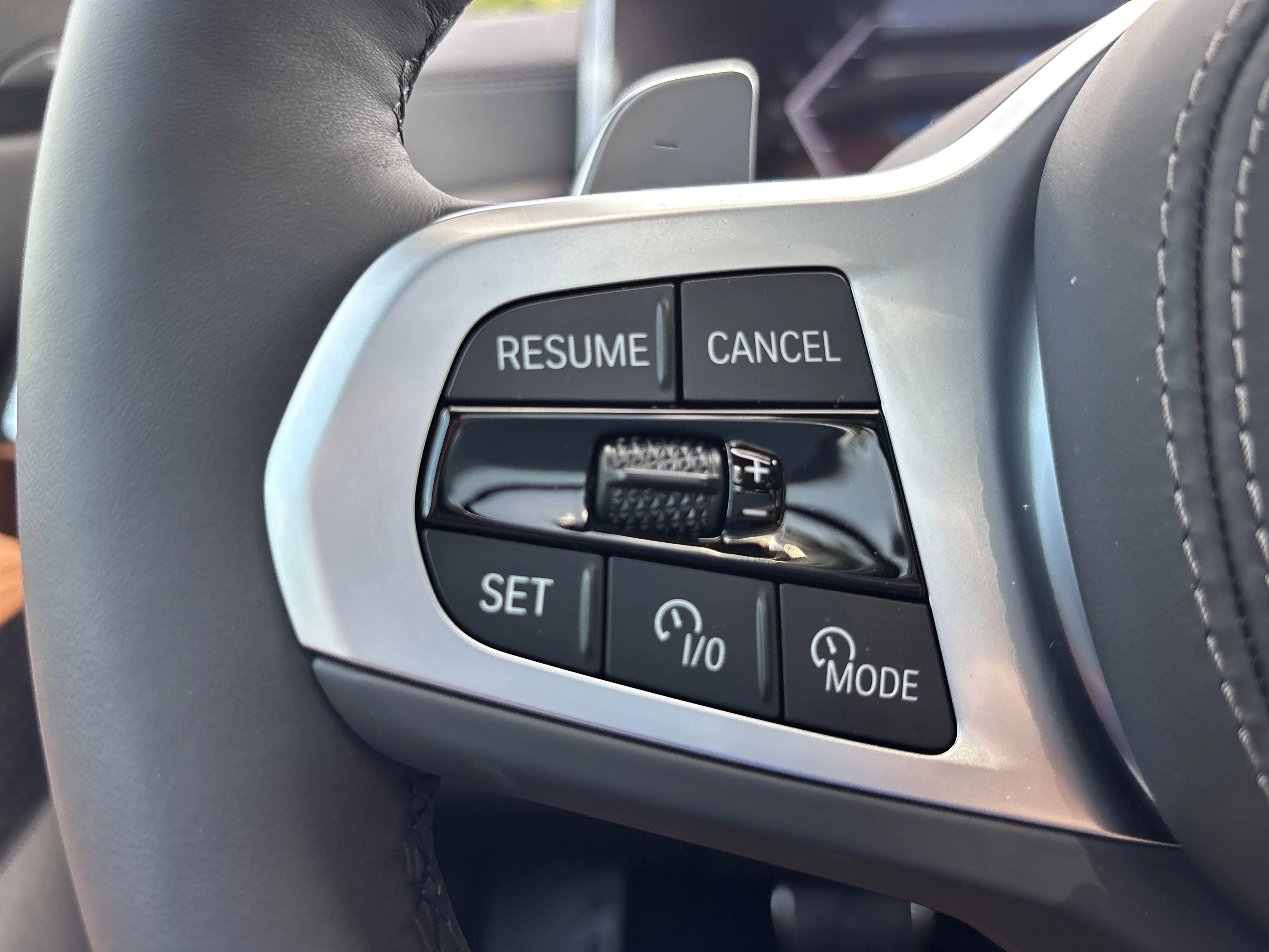 New 2026 MINERAL WHITE BMW xDrive40i image 32