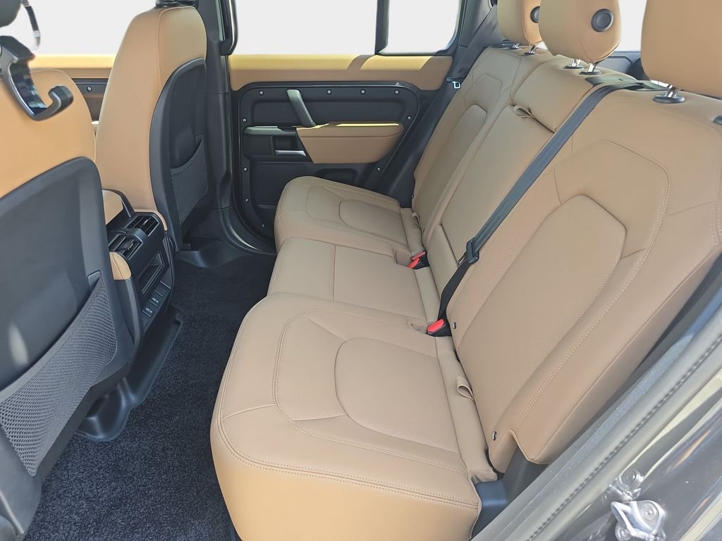New 2026 Carpathian Grey Land Rover X-Dynamic SE image 15