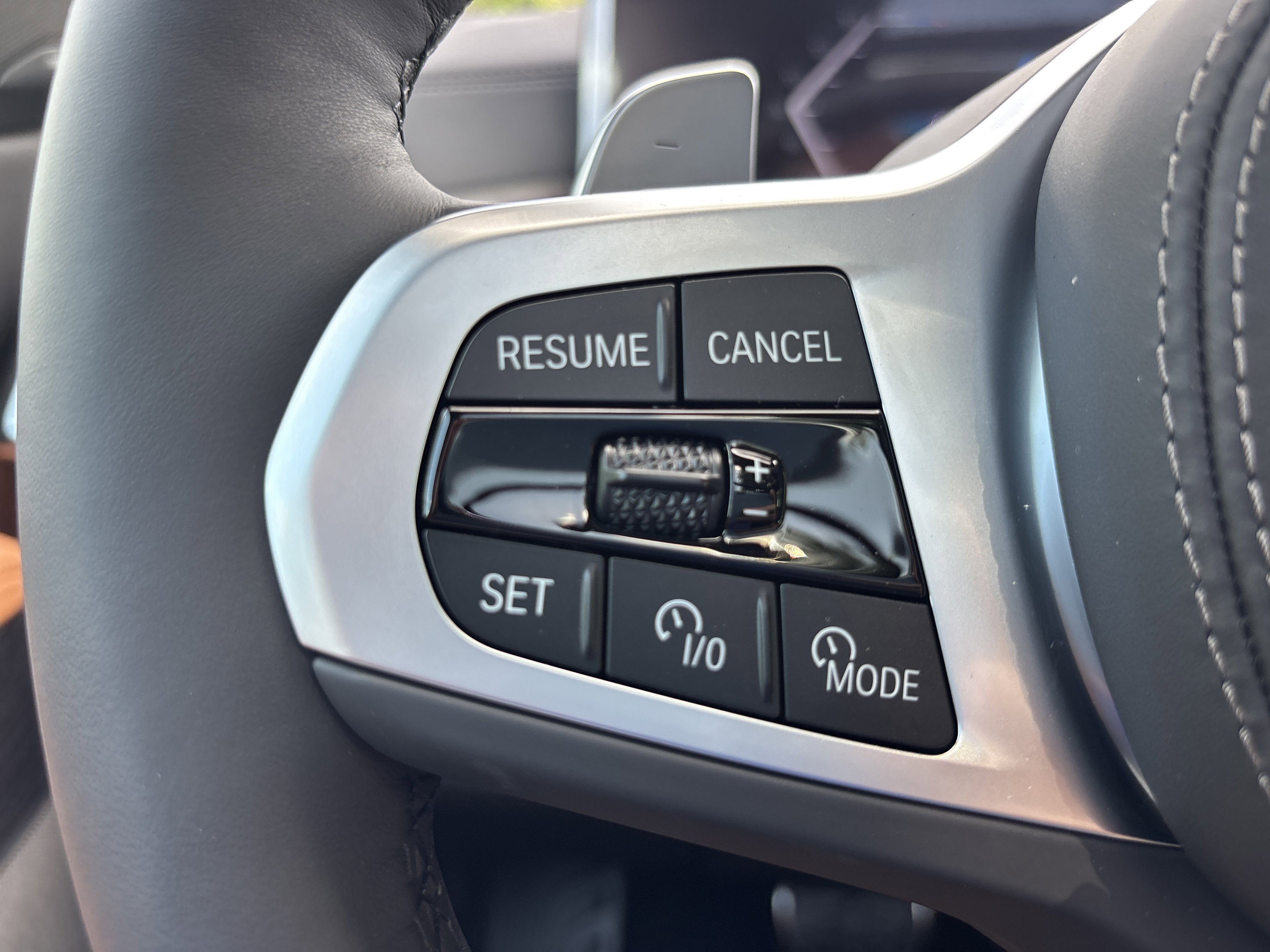 New 2026 MINERAL WHITE BMW xDrive40i image 32