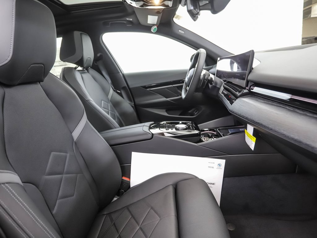 2026 BMW 5 Series 530i - Photo 31