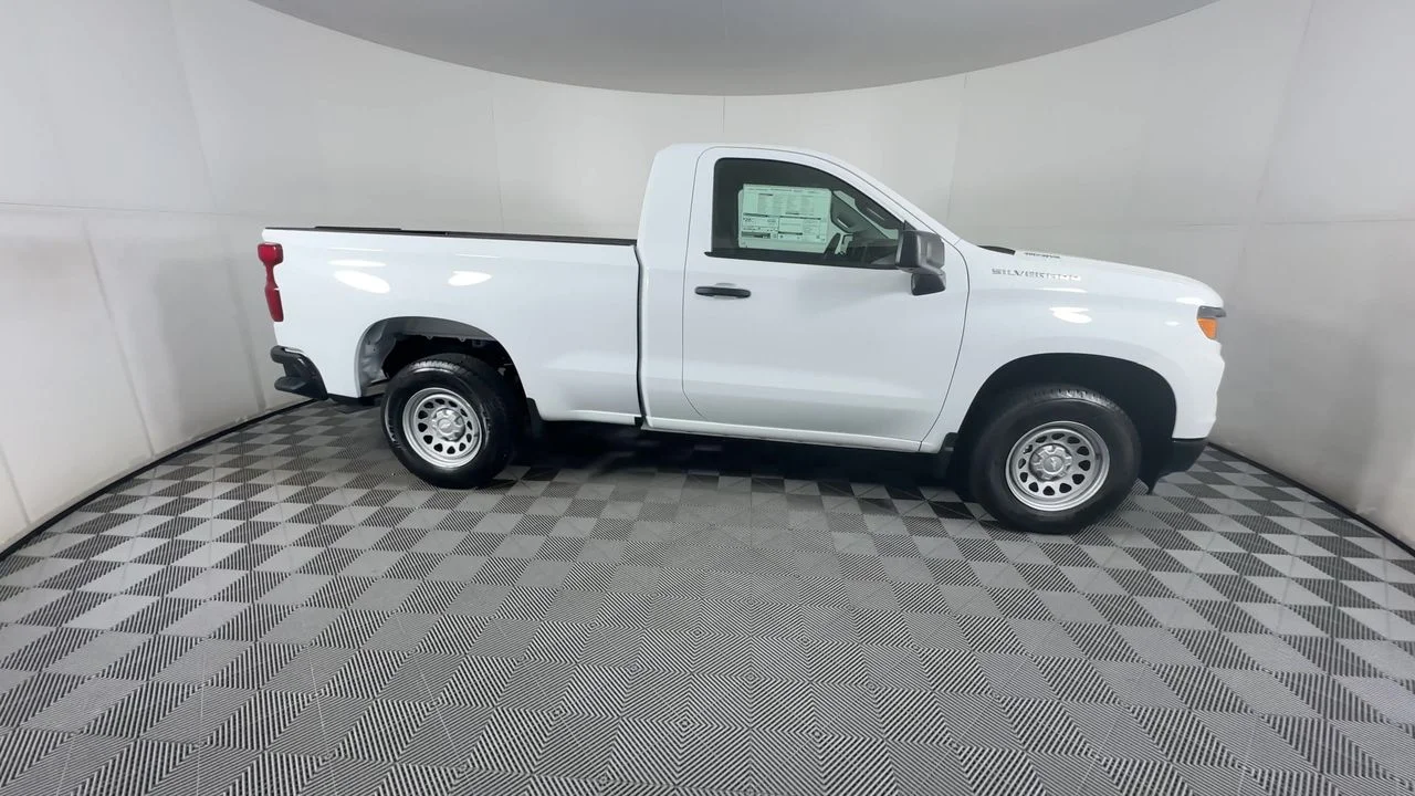 New 2026 Summit White Chevrolet WT image 93
