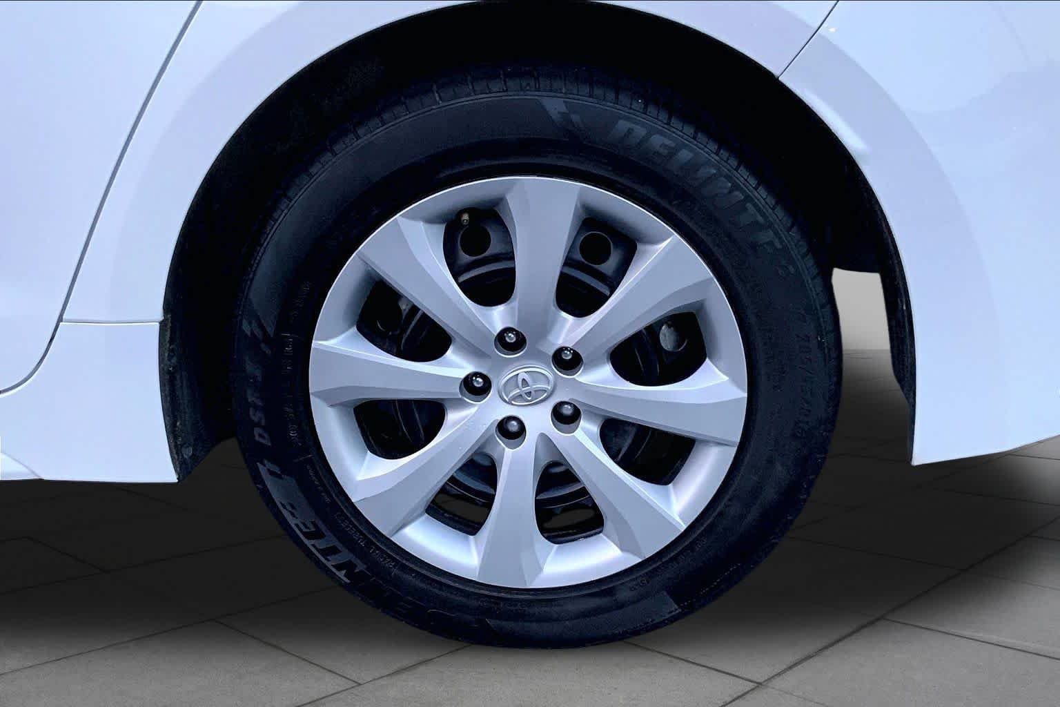 Used 2024 Ice Cap Toyota LE image 10
