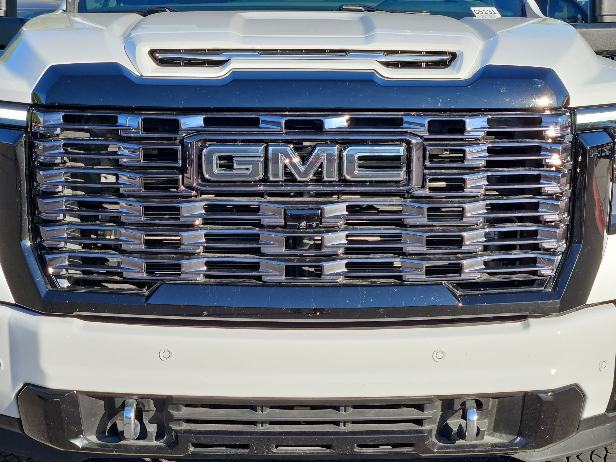 Used 2025 Summit White GMC Denali Ultimate image 10
