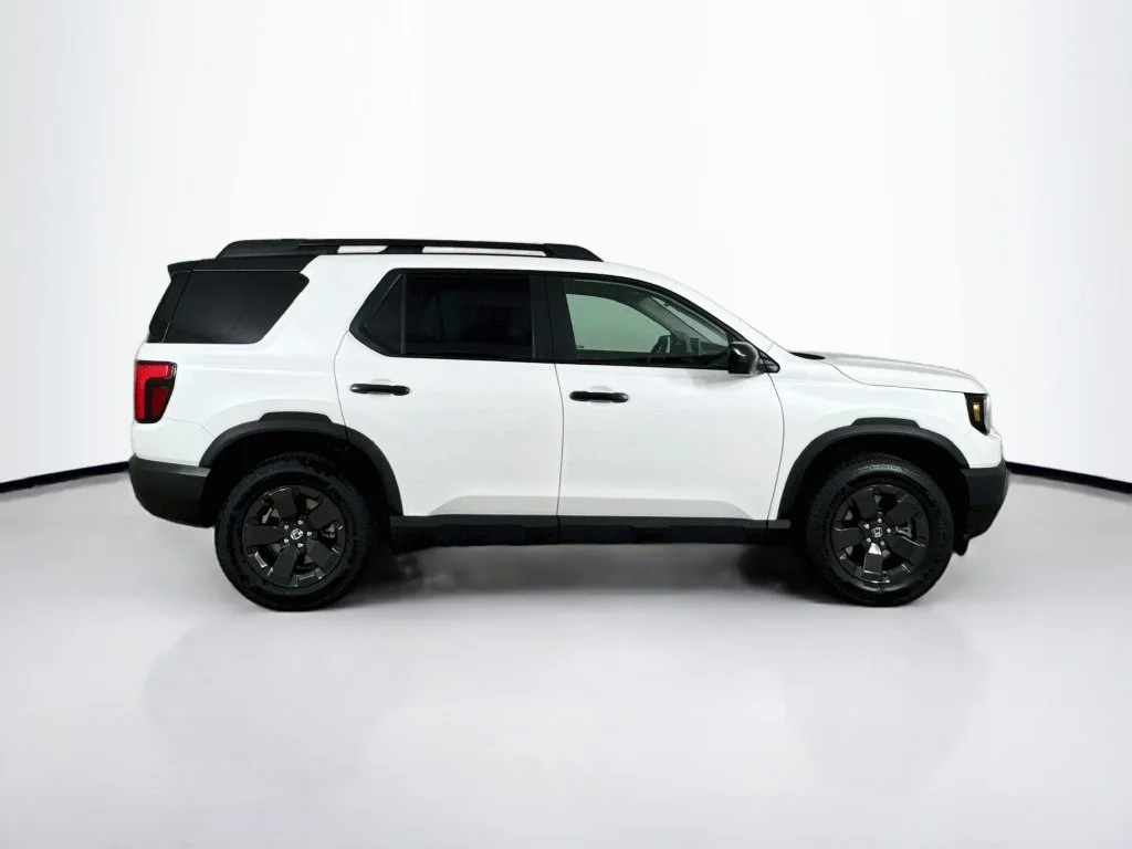 New 2026 Platinum White Pearl Honda RTL image 9