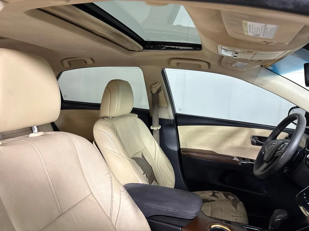 Used 2015 Gray Toyota XLE Touring image 21