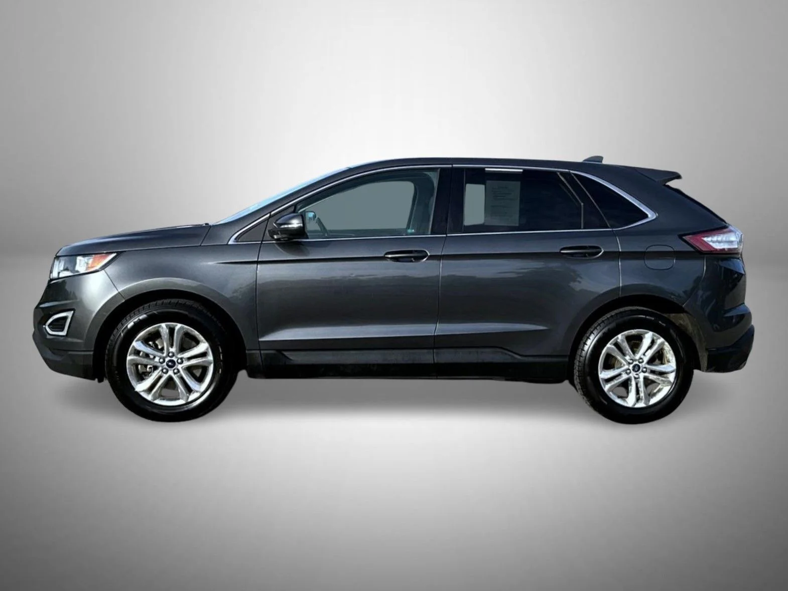 Used 2016 Gray Ford SEL image 8