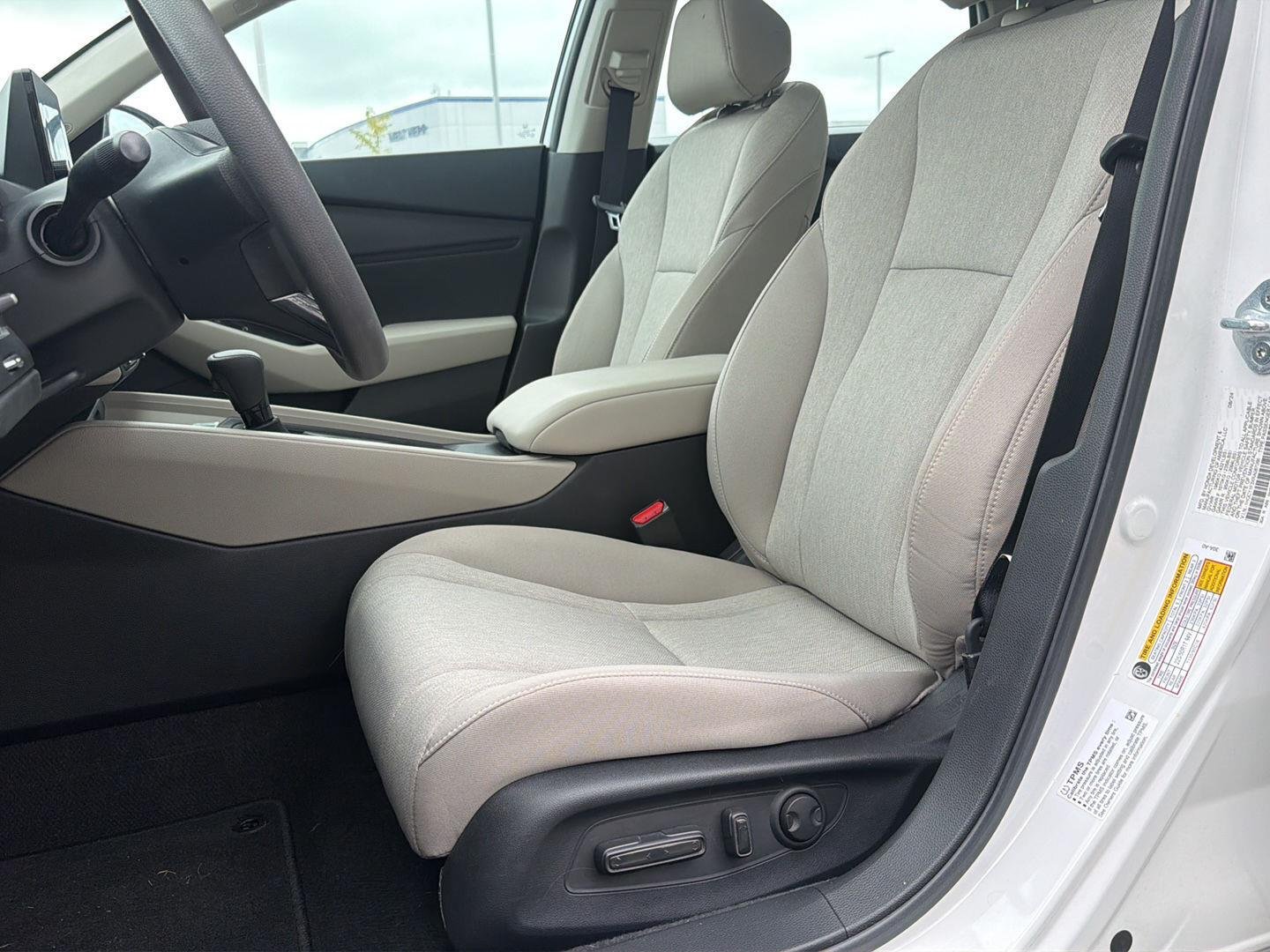 Used 2024 Platinum White Pearl Honda EX image 15