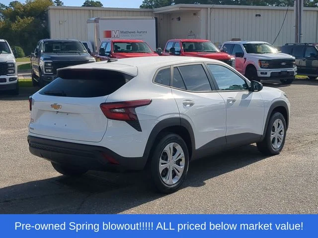 Used 2025 White Chevrolet LS image 13