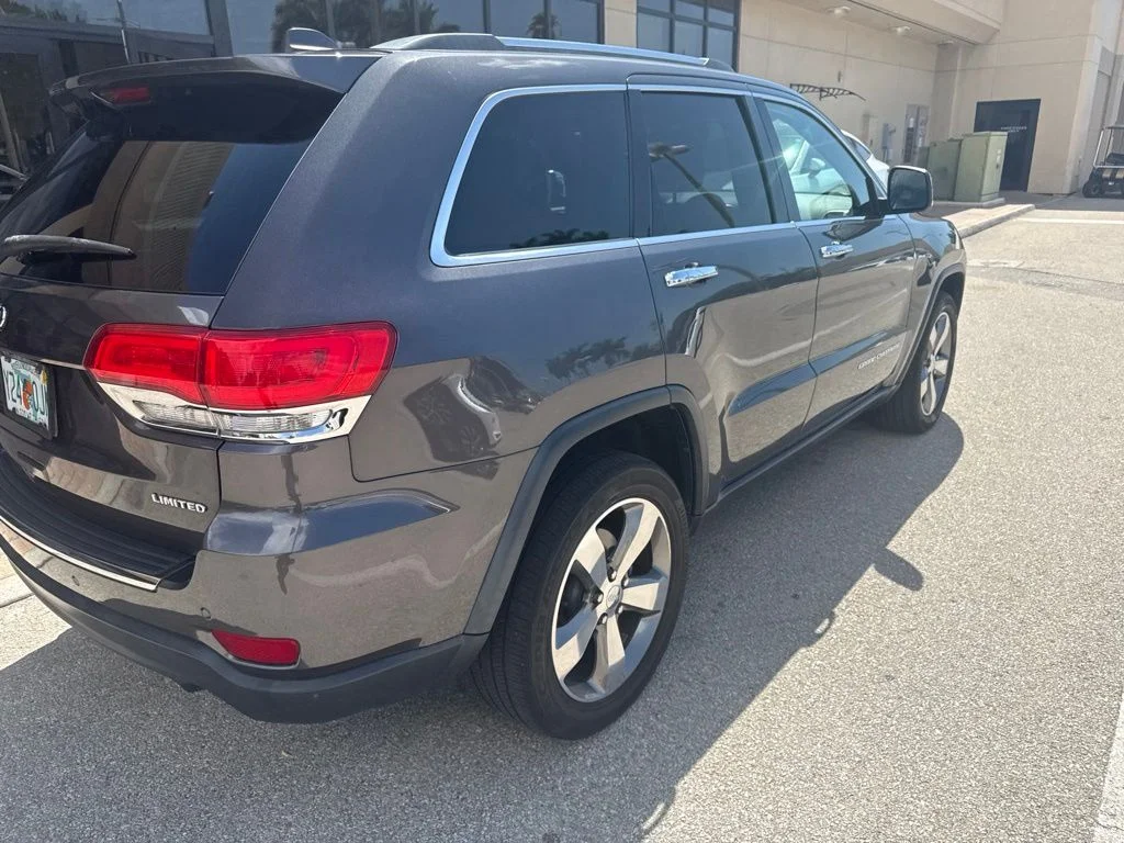 Used 2016 Gray Jeep Limited image 13