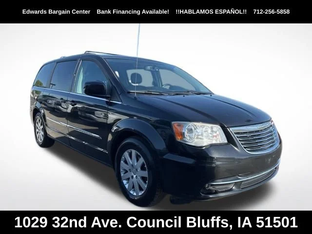 2015 Chrysler Town & Country Touring's photo