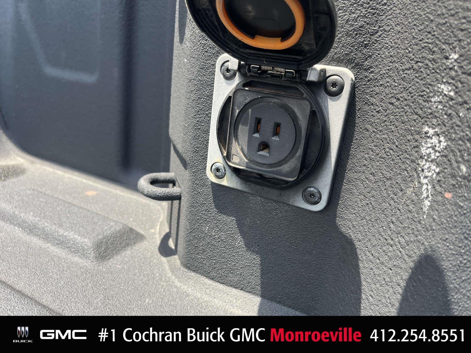 Used 2022 Summit White Chevrolet RST image 24
