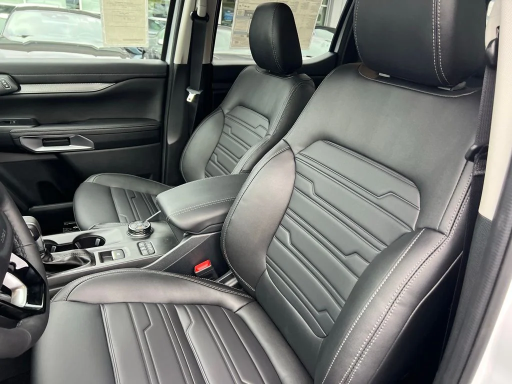 New 2026 Oxford White Ford Lariat® image 14