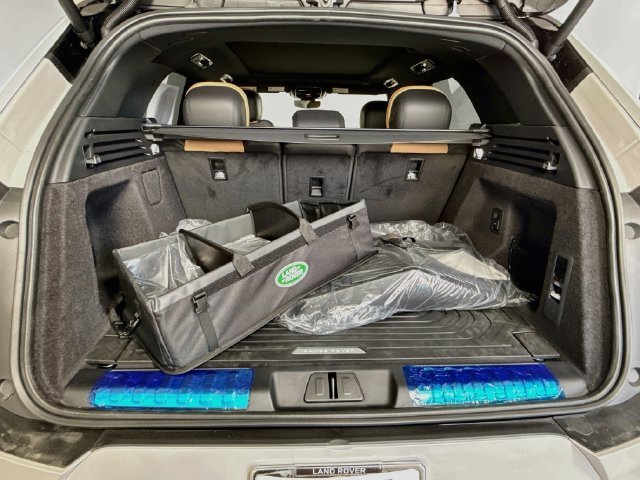 New 2027 Gray Land Rover Dynamic SE image 28
