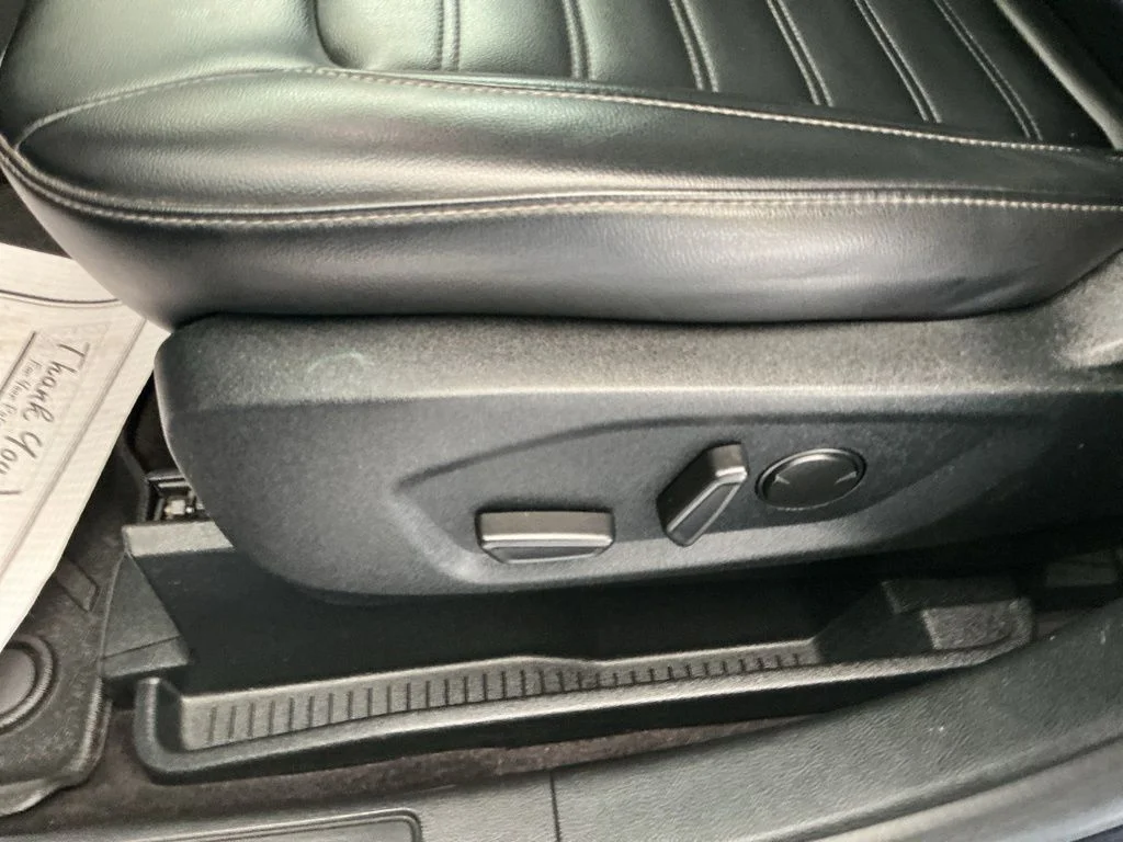 Used 2020 Black Ford SEL image 12
