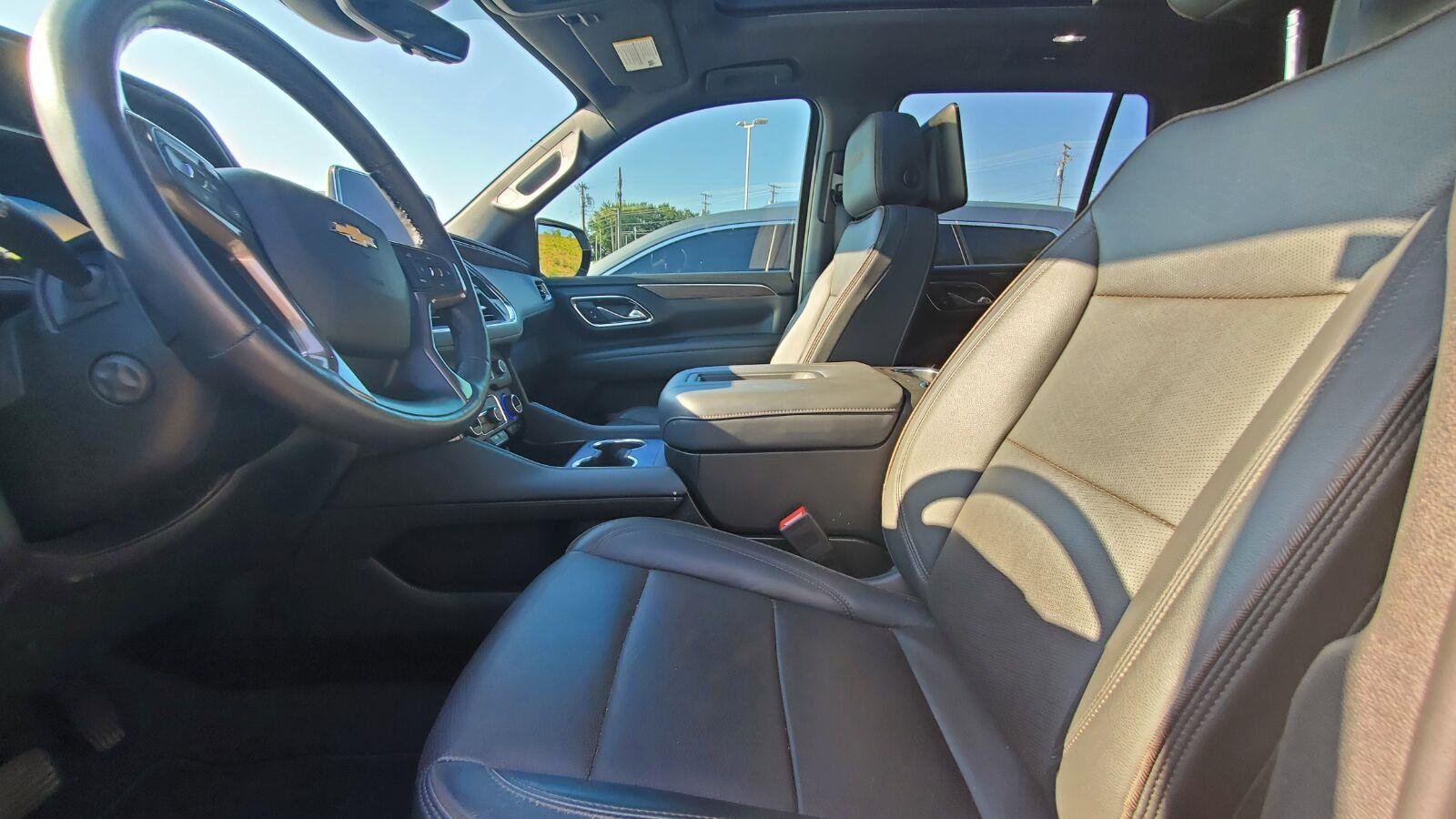 Used 2024 Summit White Chevrolet High Country image 3
