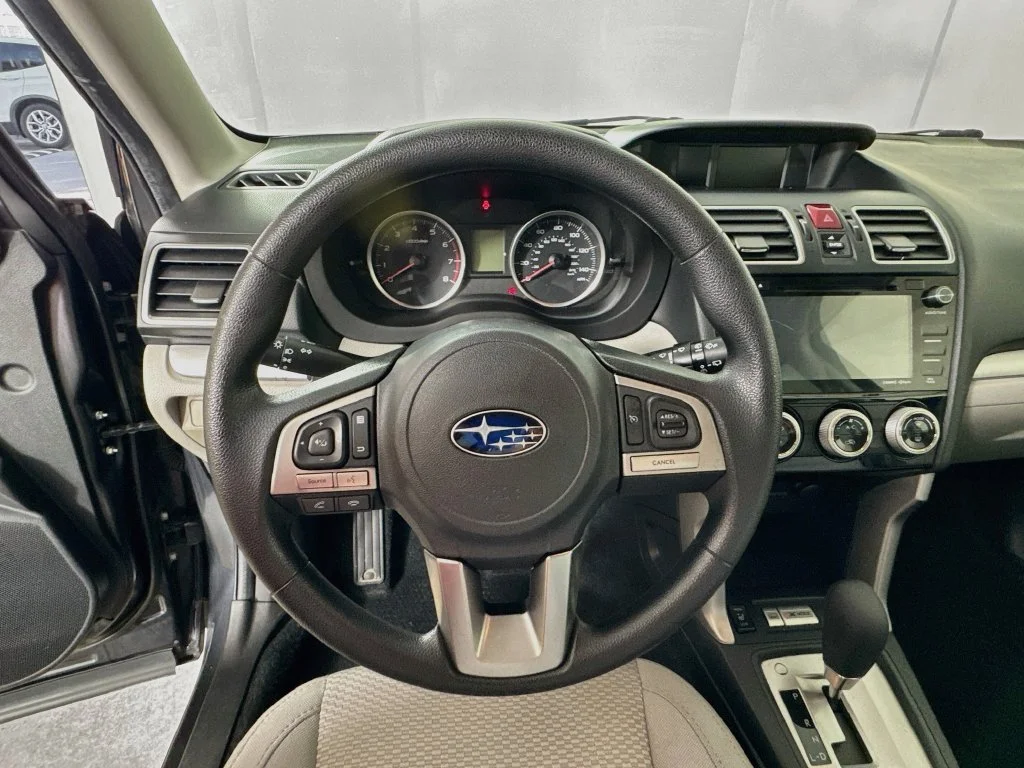 Used 2018 Gray Subaru 2.5i Premium image 11
