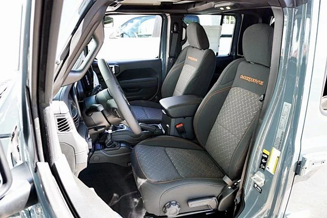 New 2026 Anvil Clear-Coat Exterior Paint Jeep Mojave image 24