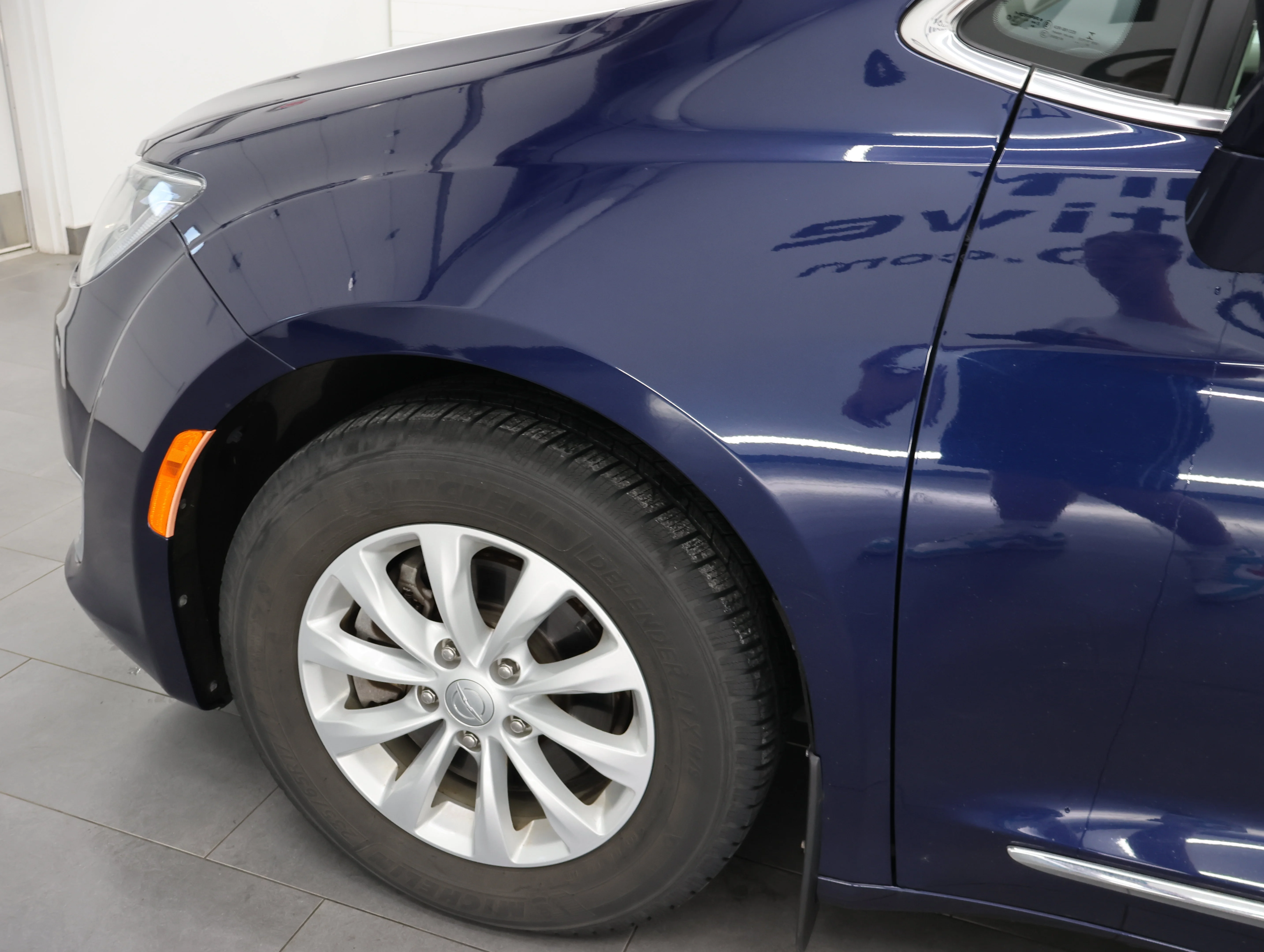 Used 2017 Jazz Blue Pearlcoat Chrysler Touring L image 35