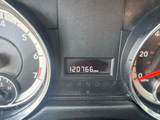 Used 2018 Brilliant Black Crystal Pearlcoat Dodge SXT image 12