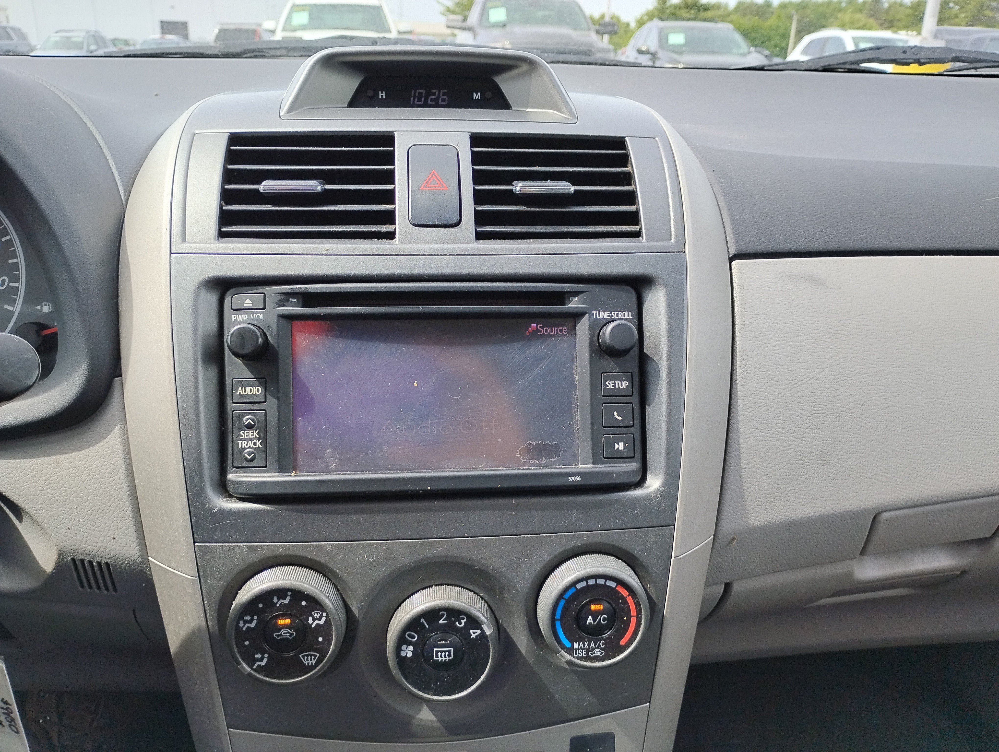 Used 2013 MAGNETIC GRAY MET Toyota LE image 9