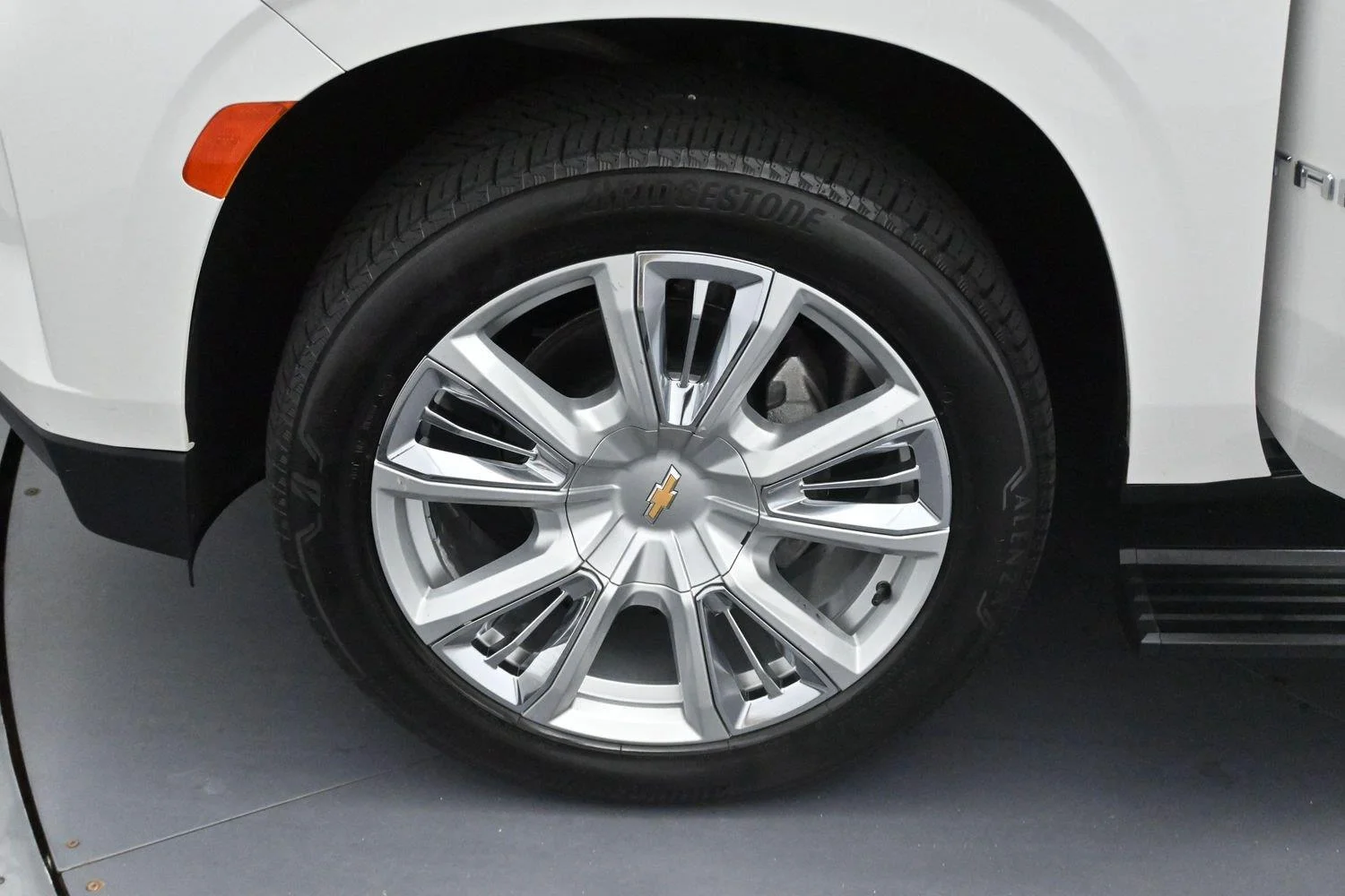 Used 2021 IRIDESCENT PEARL TRICOAT Chevrolet High Country image 36