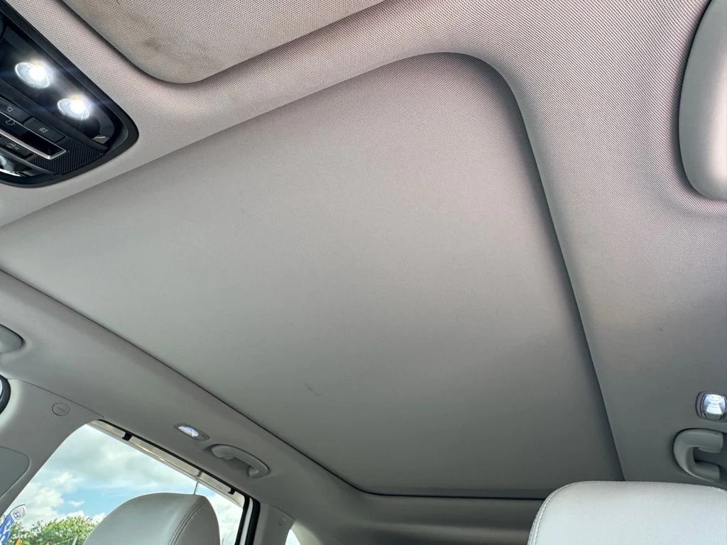 Used 2019 White Kia SX image 24