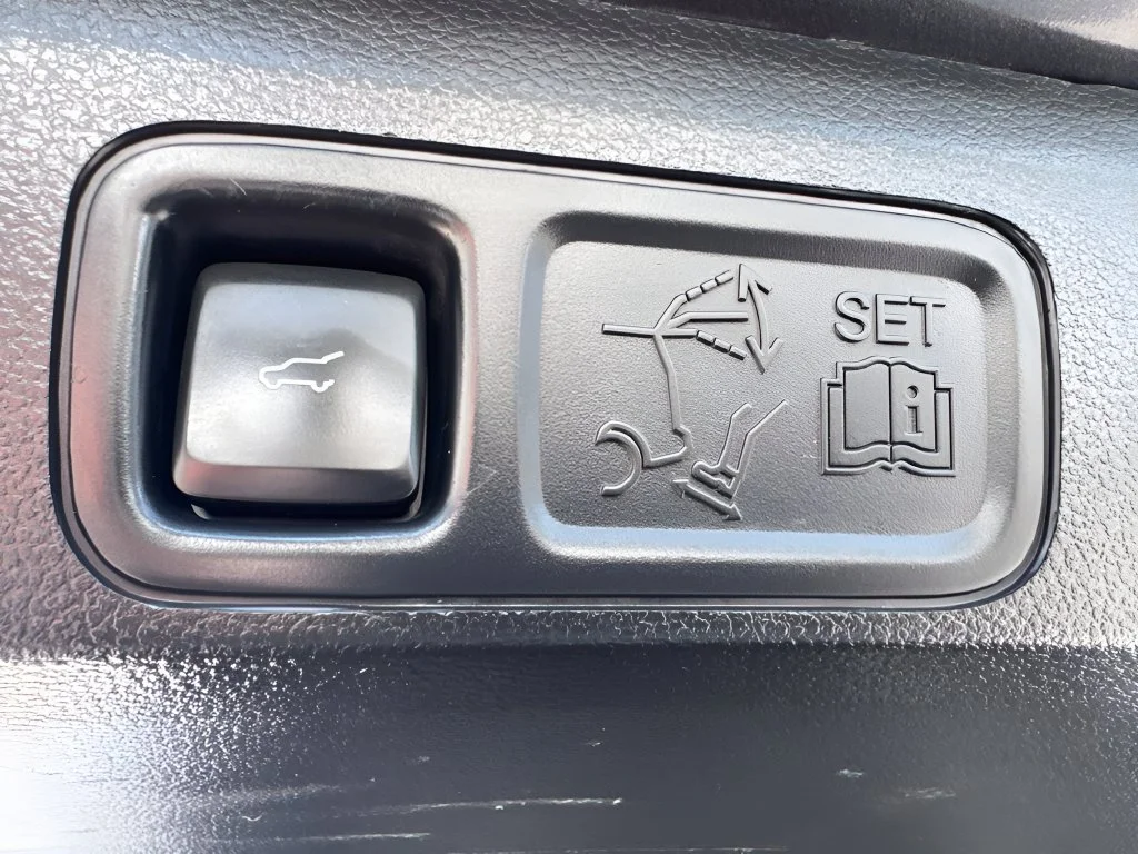 Used 2020 Gray Ford Limited image 31
