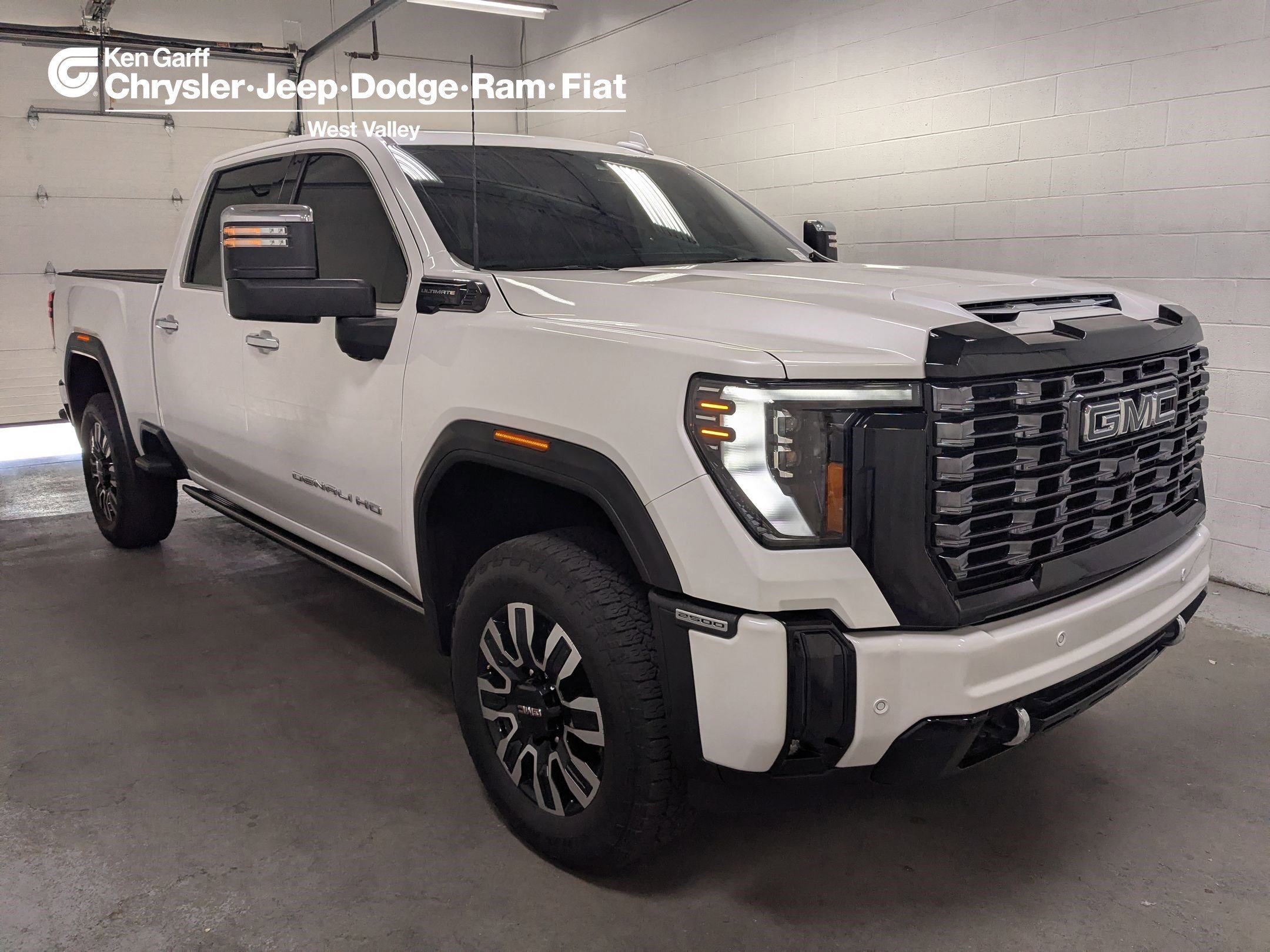 2025 GMC Sierra 4WD Crew Cab Long Box Denali Ultimate's photo