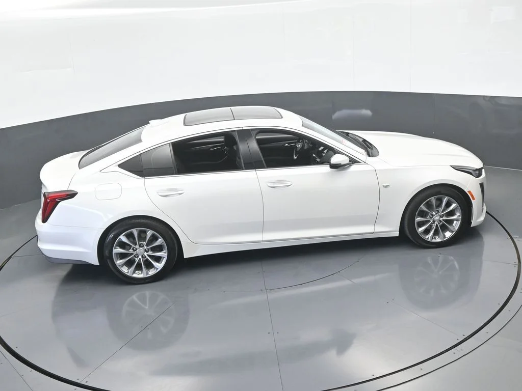 Used 2020 Crystal White Tricoat Cadillac Premium Luxury image 17