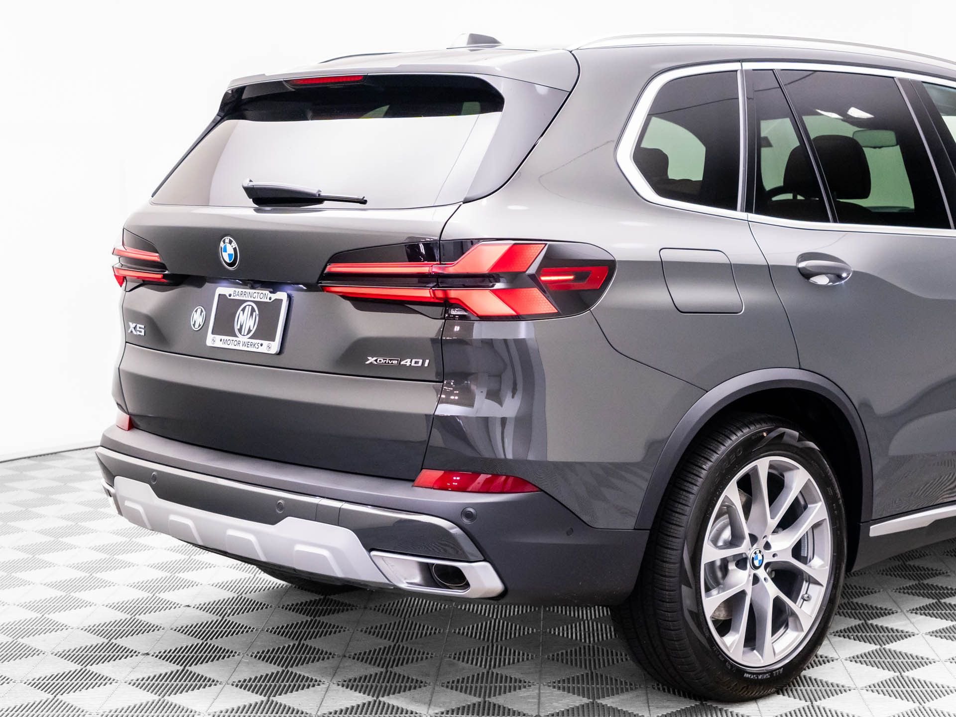 New 2026 Dravit Grey Metallic BMW xDrive40i image 35