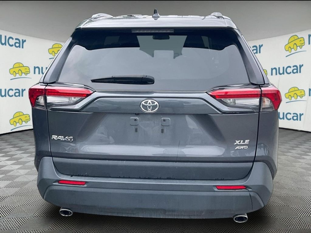 Used 2025 Gray Toyota XLE image 3