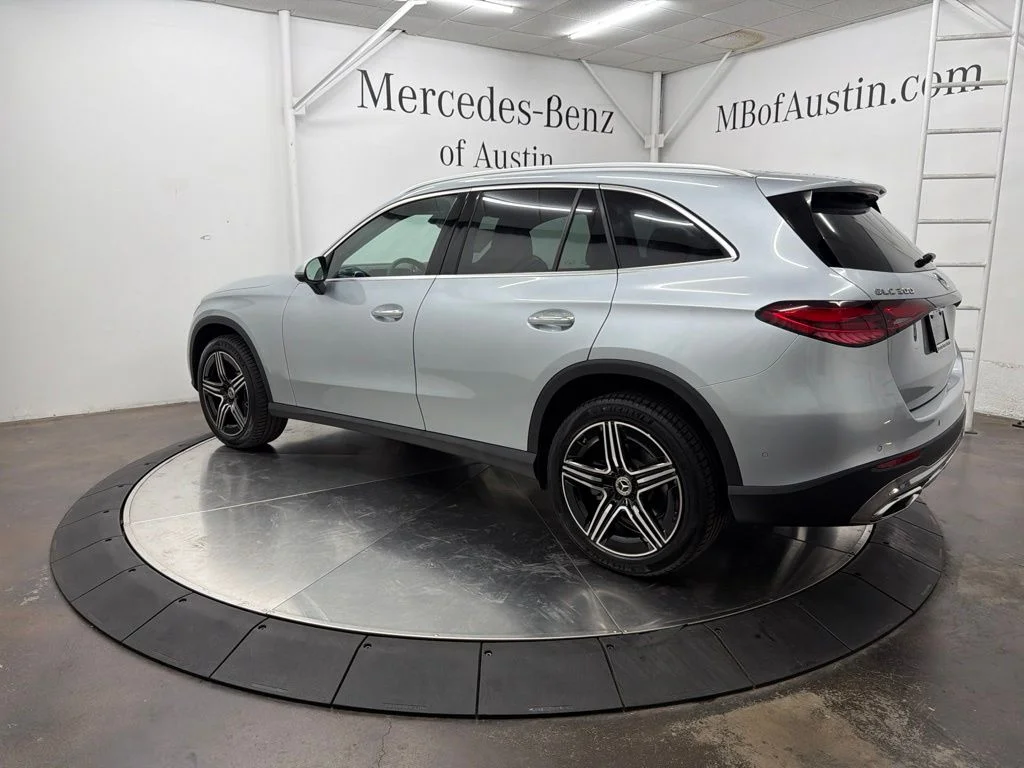 New 2027 Silver Mercedes-Benz GLC 300 image 5
