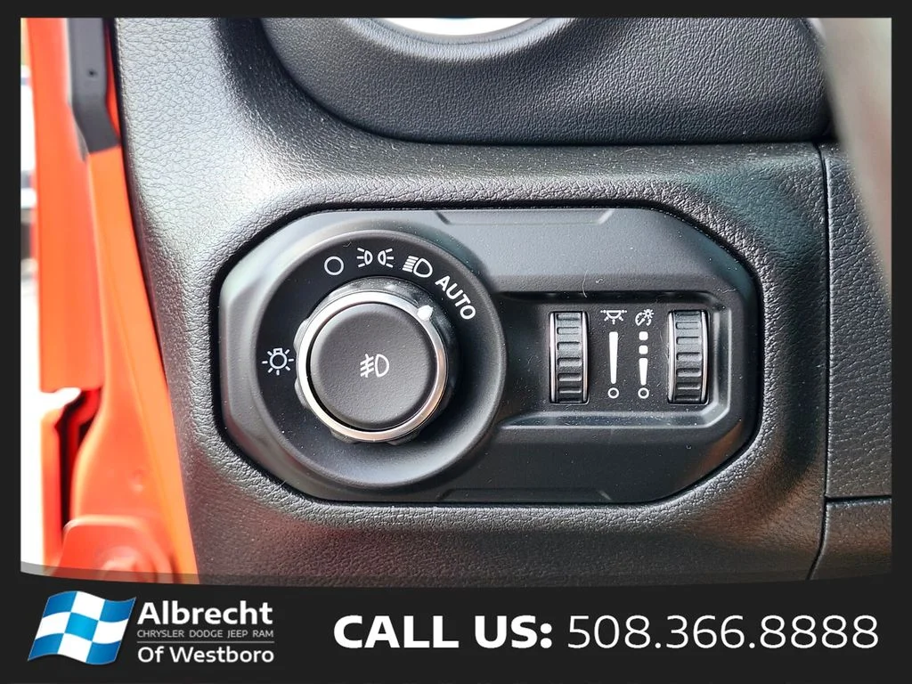 Used 2020 Orange Jeep Unlimited Sahara image 22