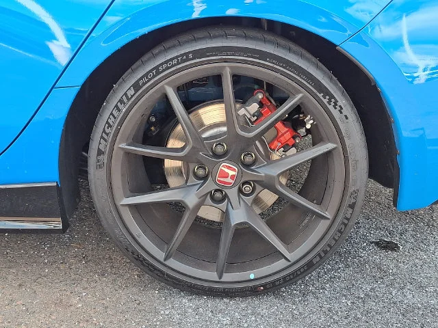 Used 2025 Boost Blue Pearl Honda  image 9