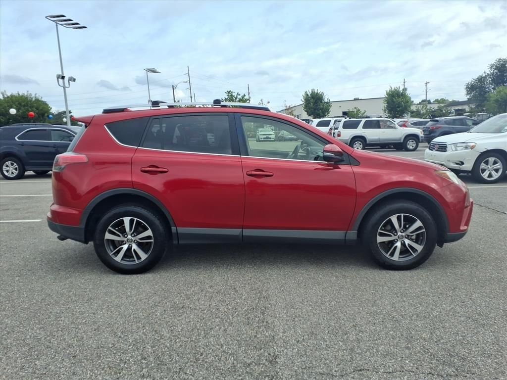 Used 2017 Red Toyota XLE image 3