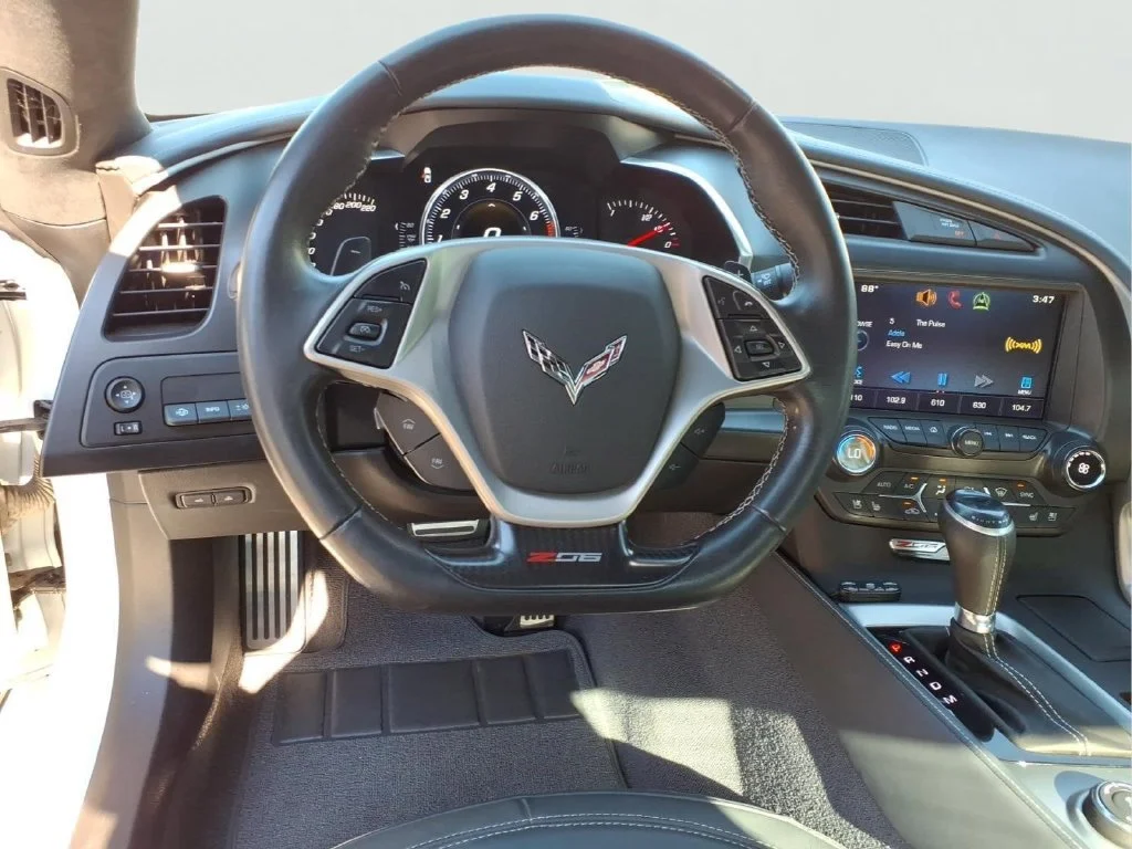 Used 2015 ARCTIC WHITE Chevrolet Z06 3LZ image 23