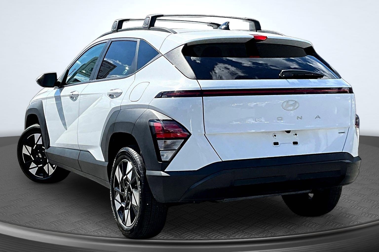 Certified Used 2025 White Hyundai SEL image 3